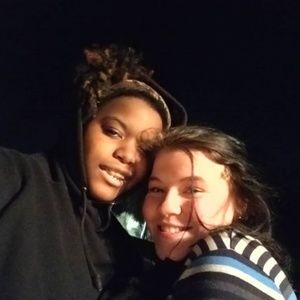 Meet your Posher, Chloe